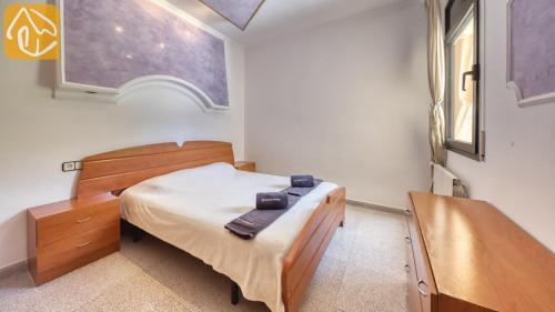 Lloret de Mar Villa Sleeps 12 Pool Wifi