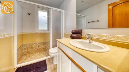 Lloret de Mar Villa Sleeps 7 Pool Wifi
