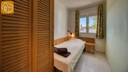 Montbarbat Villa Sleeps 8 Pool