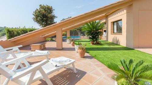 Lloret De Mar Villa Sleeps 14
