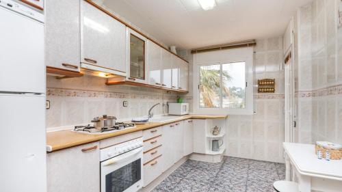 Lloret de Mar Villa Sleeps 13 With Pool