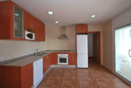 Lloret de Mar Villa Sleeps 9 Pool Wifi