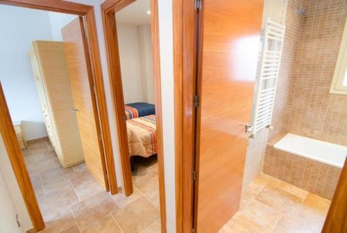 Lloret de Mar Villa Sleeps 8 Pool Air Con Wifi