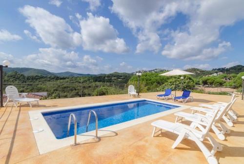 Lloret de Mar Villa Sleeps 8 Pool Air Con Wifi