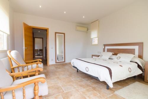 Lloret de Mar Villa Sleeps 8 Pool Air Con Wifi
