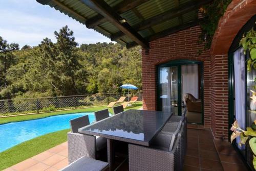 Lloret de Mar Villa Sleeps 8 Pool Wifi