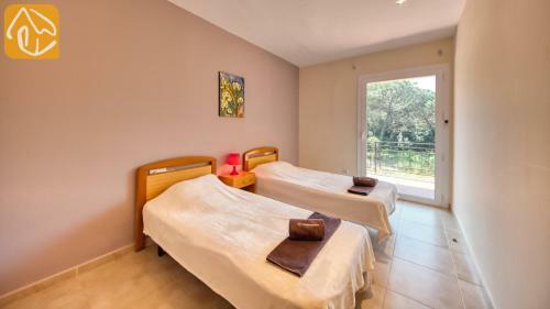 Lloret de Mar Villa Sleeps 7 Pool Wifi