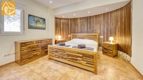 Lloret de Mar Villa Sleeps 18 Pool Wifi