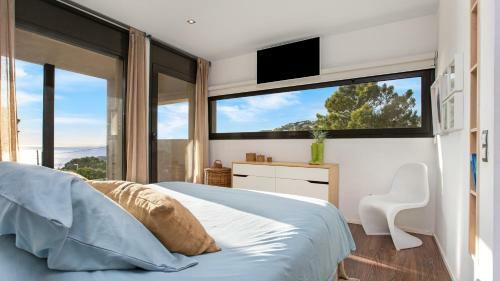 Lloret de Mar Villa Sleeps 7 Pool Wifi