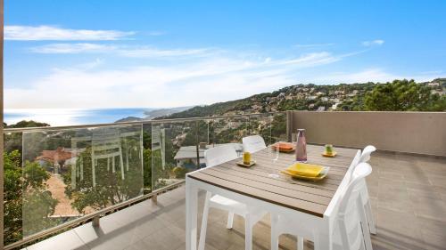 Lloret de Mar Villa Sleeps 7 Pool Wifi