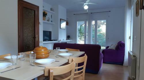 Lloret de Mar Villa Sleeps 7 With Pool And Wifi