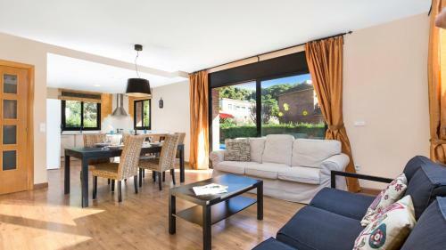 Sant Eloi Villa Sleeps 8 With Pool