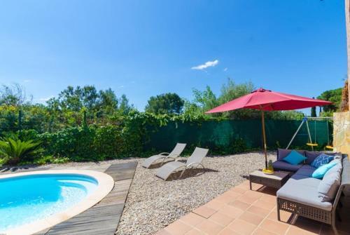 Lloret de Mar Villa Sleeps 10 Pool Wifi