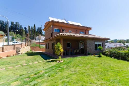 Lloret de Mar Villa Sleeps 10 Pool Wifi