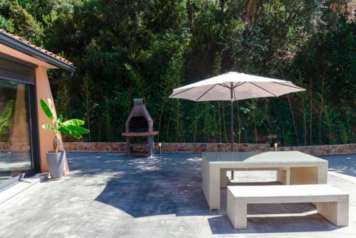 Lloret de Mar Villa Sleeps 8 Pool Air Con Wifi