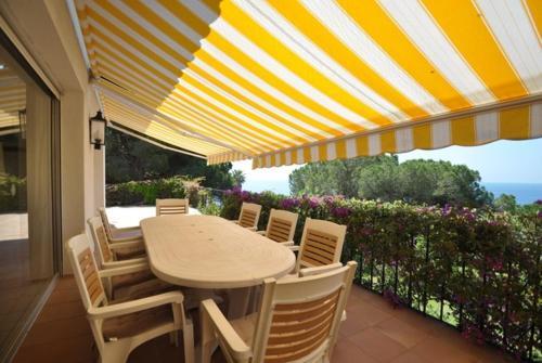 Lloret de Mar Villa Sleeps 8 Pool Wifi