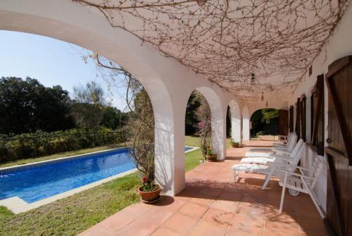 Lloret de Mar Villa Sleeps 8 Pool Wifi