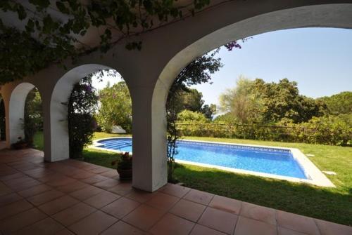 Lloret de Mar Villa Sleeps 8 Pool Wifi
