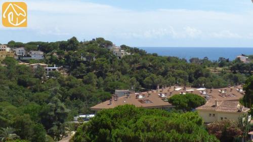 Lloret de Mar Villa Sleeps 10 Pool Wifi