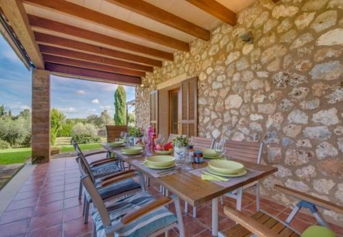 Llubi Holiday Home Sleeps 8 With Pool Air Con And Wifi