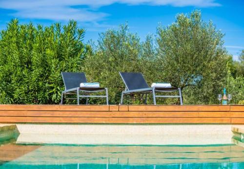Llubi Holiday Home Sleeps 8 With Pool Air Con And Wifi