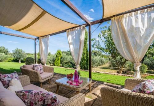Llubi Holiday Home Sleeps 8 With Pool Air Con And Wifi