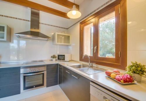 Llubi Holiday Home Sleeps 8 With Pool Air Con And Wifi