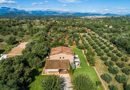 Llubi Holiday Home Sleeps 8 With Pool Air Con And Wifi