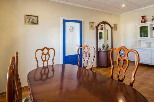 Beautiful 5-bed Villa In Fortuna