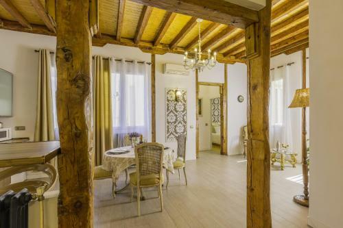 Oriente Palace Apartments