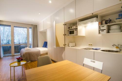 Apartment Paseo Del Prado 16-105