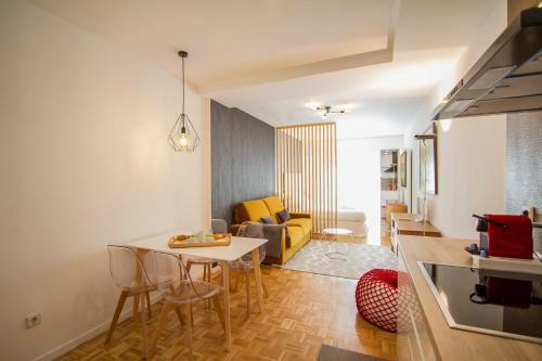 Ud Apartments - Atocha Stylish With Pool