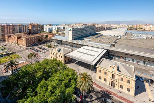 Malaga Station Apartment By Rafleys