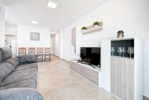 Malaga Station Apartment By Rafleys