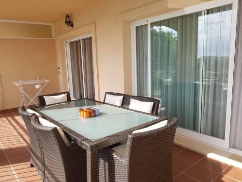 Sunny, Quiet And Spacious Apartment Nearby The Sea