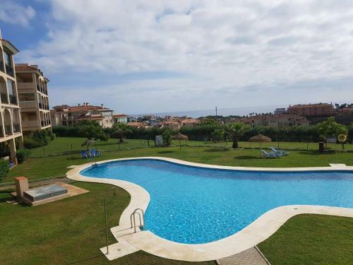 Sunny, Quiet And Spacious Apartment Nearby The Sea