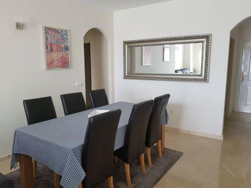 Sunny, Quiet And Spacious Apartment Nearby The Sea
