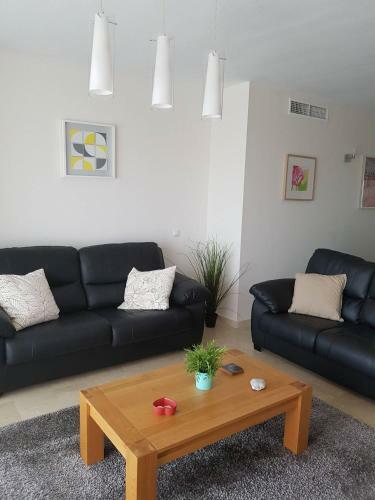 Sunny, Quiet And Spacious Apartment Nearby The Sea