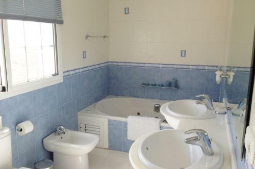 Malaga Villa Sleeps 10 With Pool And Air Con