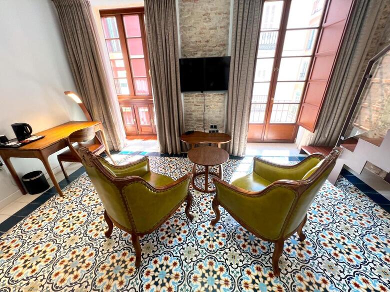 Anahita Boutique Hotel