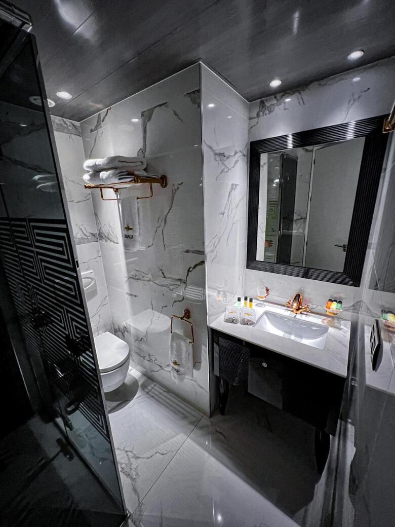 Anahita Boutique Hotel