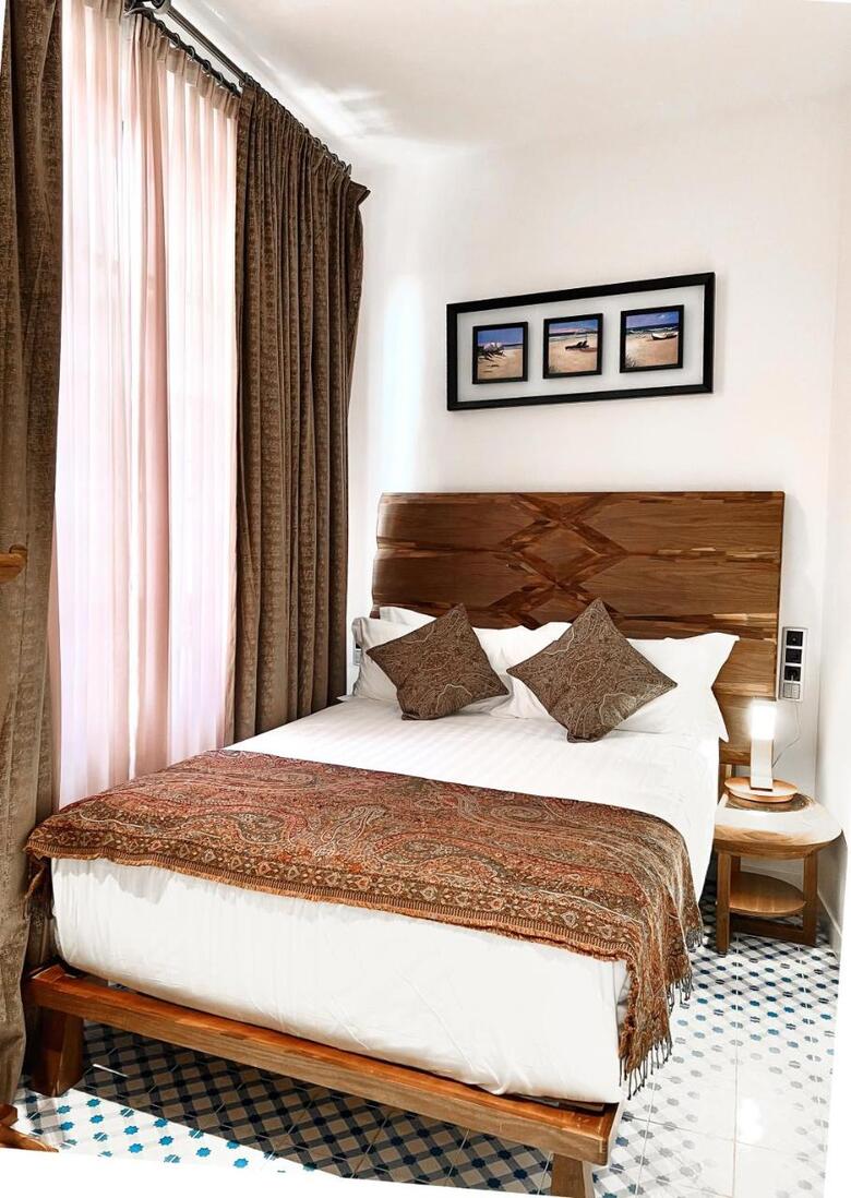 Anahita Boutique Hotel