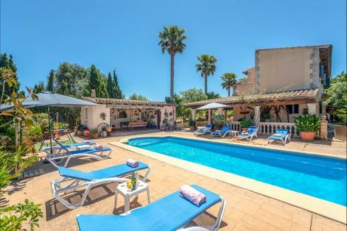 Manacor Villa Sleeps 8 With Pool And Air Con