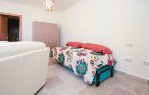Three-bedroom Holiday Home In Manilva