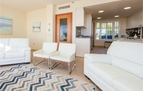 Three-bedroom Holiday Home In Manilva
