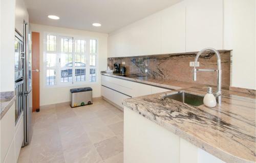Three-bedroom Holiday Home In Manilva