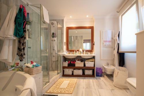 Luxury Beachside Villa In Los Monteros