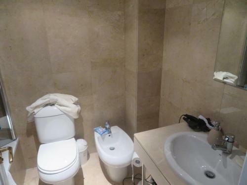 2-bed Apartment In A Superb Location With Pool