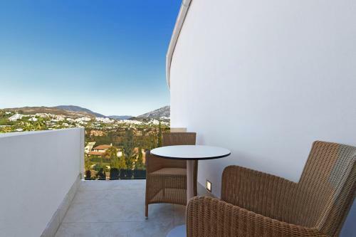 Nueva-carteya Villa Sleeps 14 With Pool