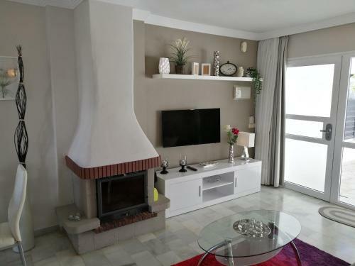 Casa Romero - Beautiful Villa, Corner By Pools, Full Kitchen, 3 Terraces, Internet, Netflix